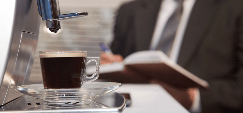 Büro Kaffeevollautomaten – Anbieter, Preise & Kosten